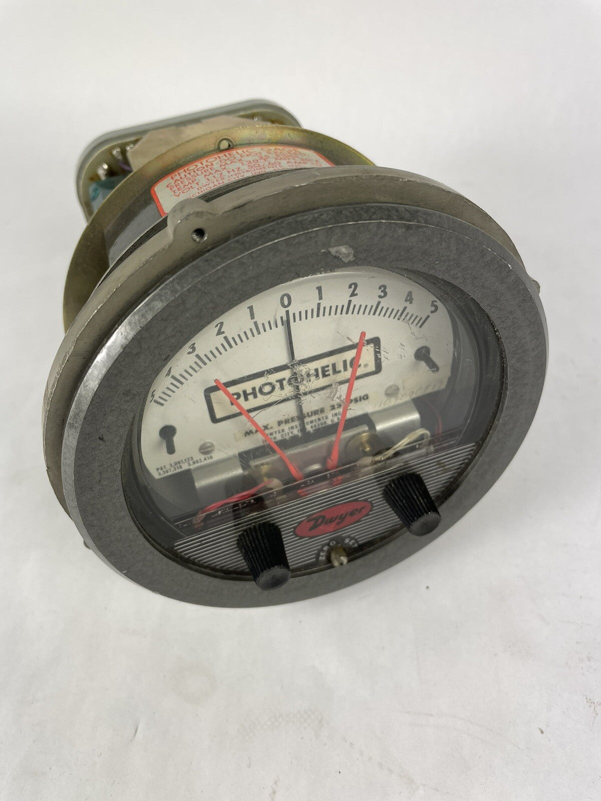 Dwyer Dwyer Instruments 3001 PHOTOHELIC   117vac  Pressure Switch Gage