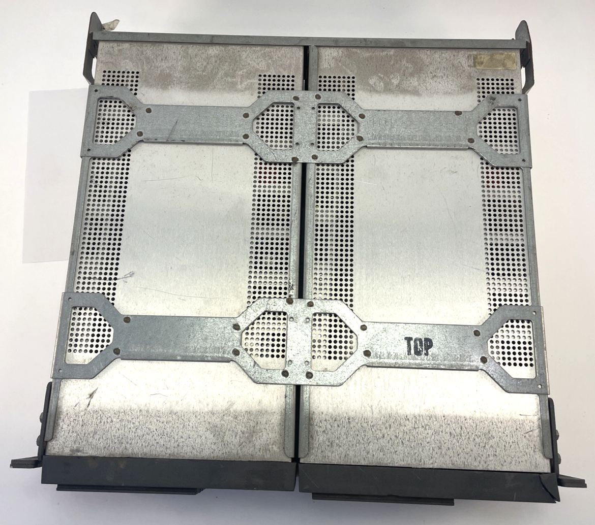 TEKTRONIX Model WFM 601A Special Component Monitor Lot of 2 W Rack Mount Case