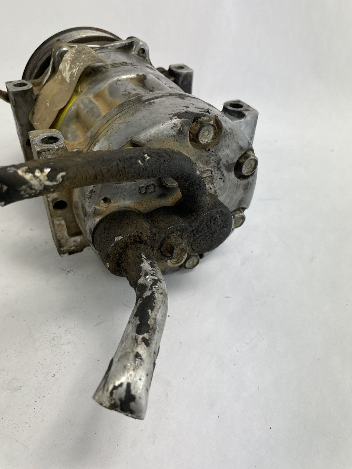 OEM A/C compressor Dodge Ram 2500 Cummins 12V B709AS2