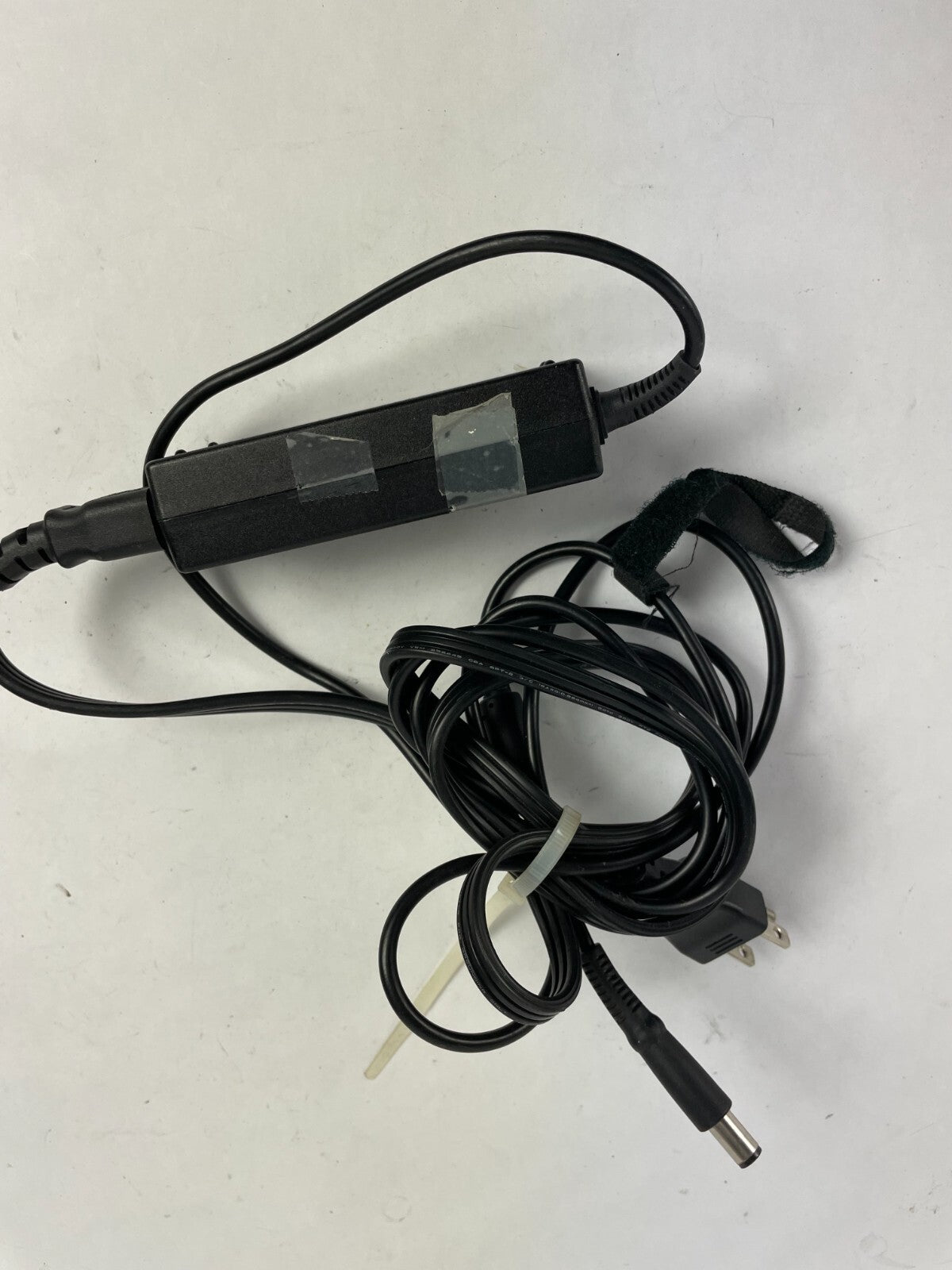 Genuine Dell HA65NS5-00  AcAdapter Output 19.5 V 3.34 A Power Supply Adapter A59