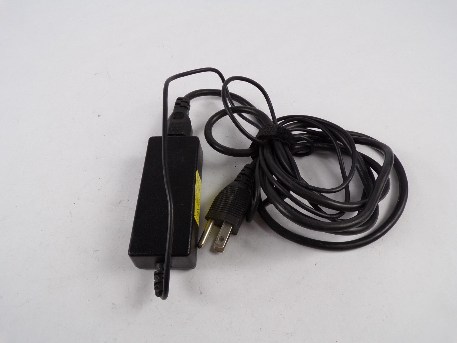 Genuine Hipro Adapter HP-A0301R3 Output 19 V 1.50 A Power Supply Adapter A00