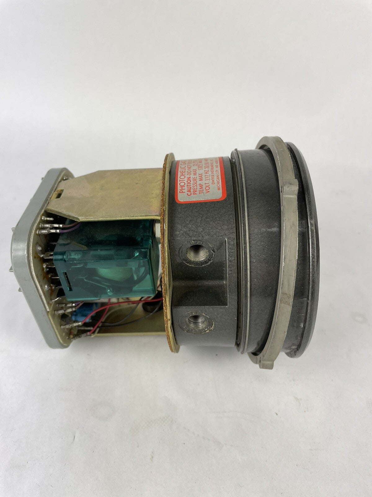 Dwyer Dwyer Instruments 3001 PHOTOHELIC   117vac  Pressure Switch Gage