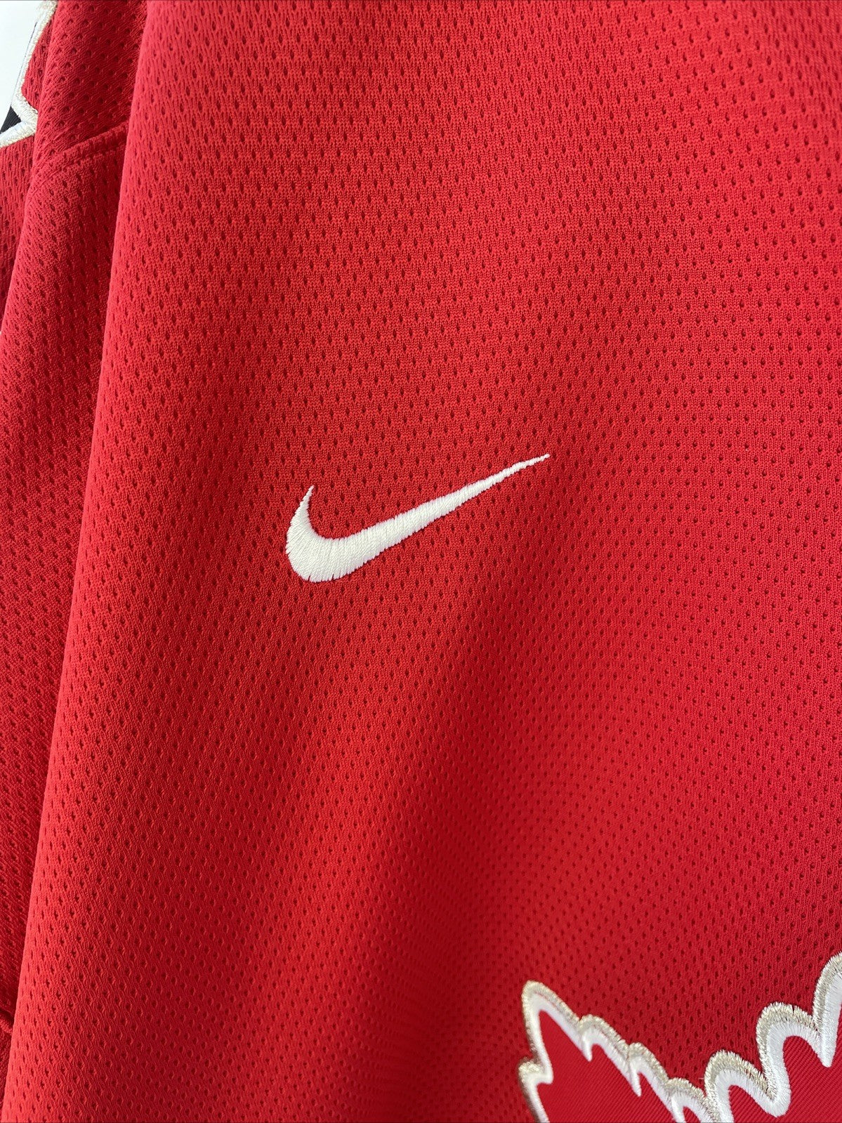 Nike Team Canada Vintage Hockey Jersey Maple Leaf Red White Black Adult Size L