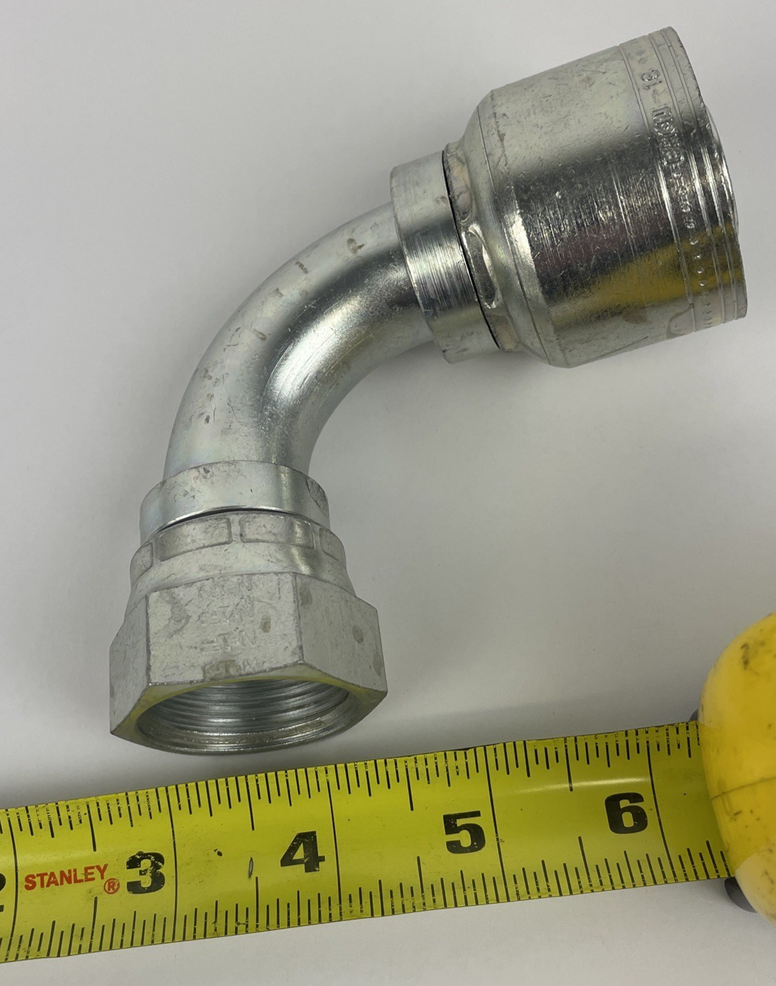 NOS OEM Eaton Aeroquip 1AA12FJB12 90 Degree Female Swivel Elbow Fitting