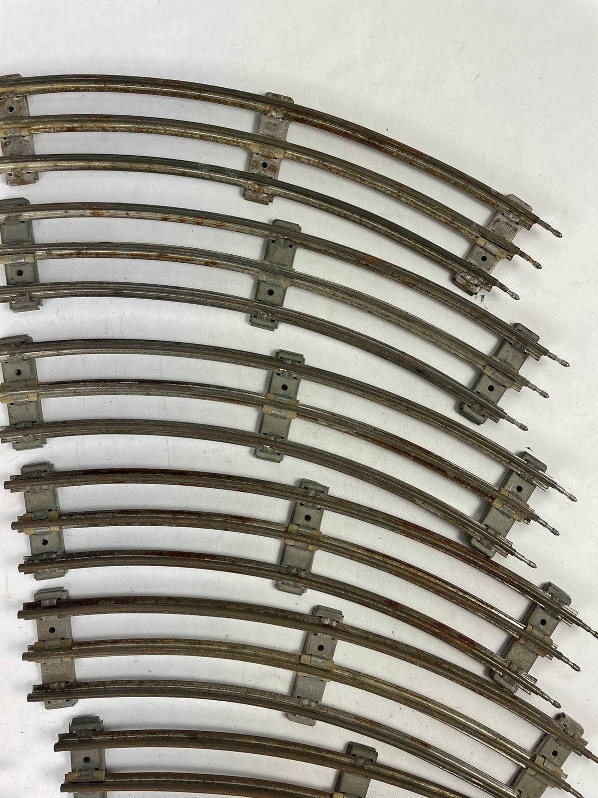 LOT OF 15 : VINTAGE LIONEL 027 TRACK STANDARD CURVE SECTIONS