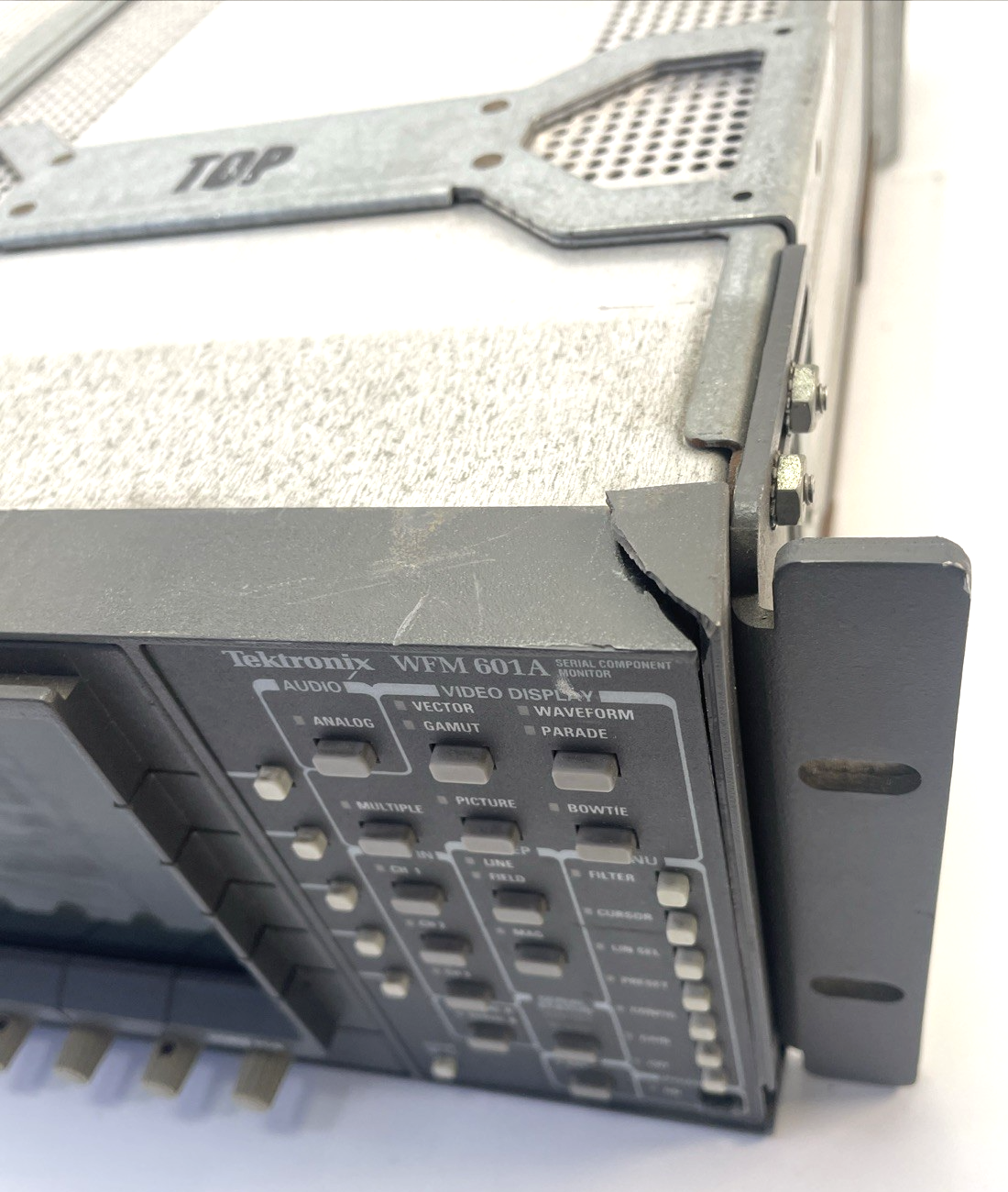 TEKTRONIX Model WFM 601A Special Component Monitor Lot of 2 W Rack Mount Case