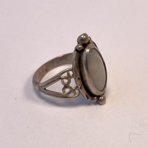 Vintage Navajo Native American Mother of Pearl 925 Sterling Silver Ring Size 6
