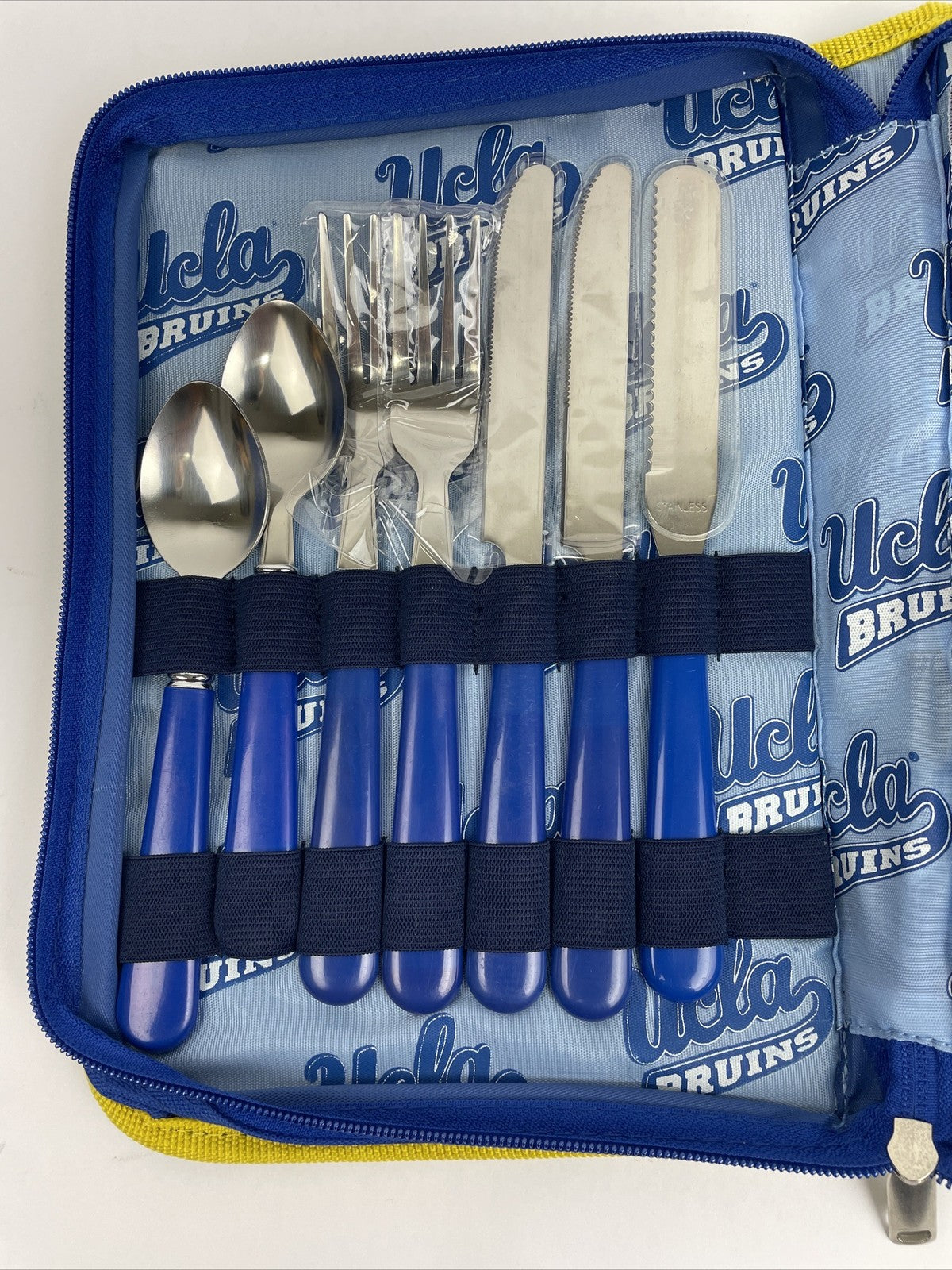 UCLA BRUIBS Camping PICNIC FOLDER SPOONS / KNIVES / CHEESE BOARD / NAPKIN NEW