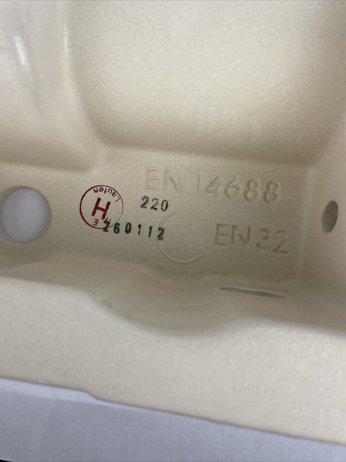 OEM Laufen Designer Washbasin Bathroom Sink EN14688 Austria OD 35.25" x 19" x 5"