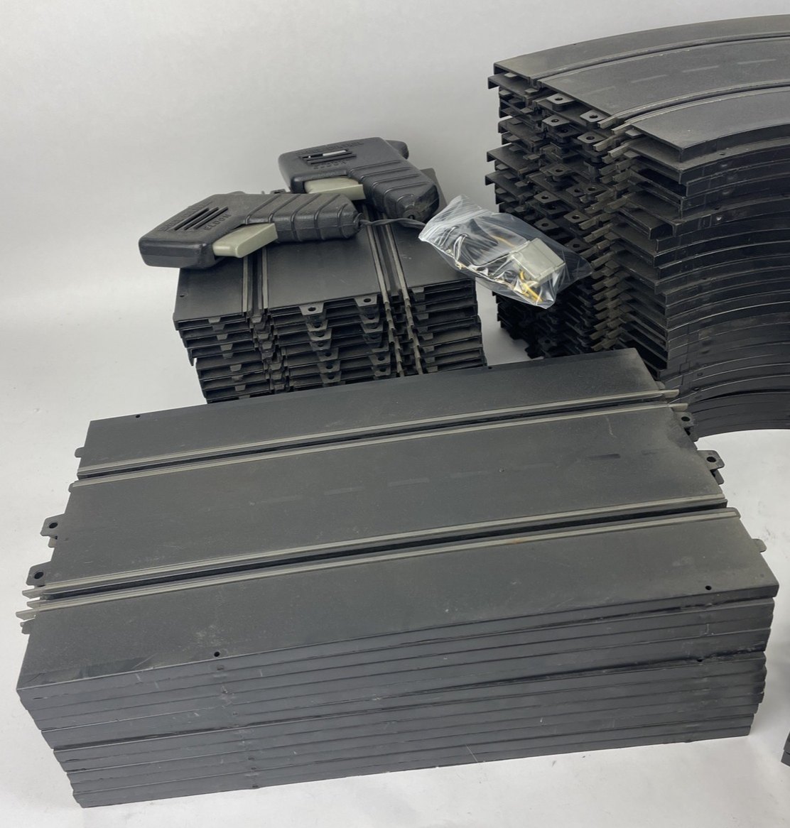 Vintage 1960's Eldon Hawthorne 1/32 Slot Car Track LOT Of 102 Pieces -Smoke Free
