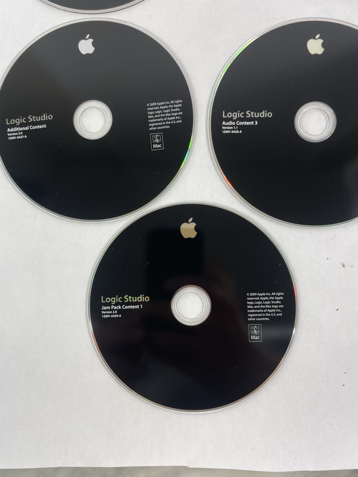 Apple Logic Studio V2.0 Academic (MB800Z/A) w/2 Licenses