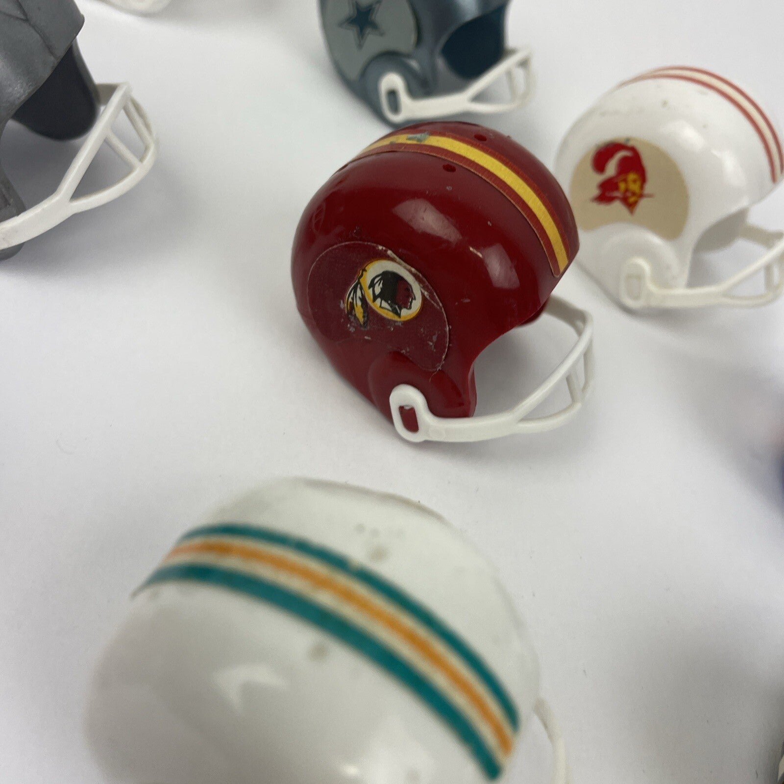 Lot of 14 Vintage 1970s NFL Mini Football Helmets Gumball Vending Machine Bears