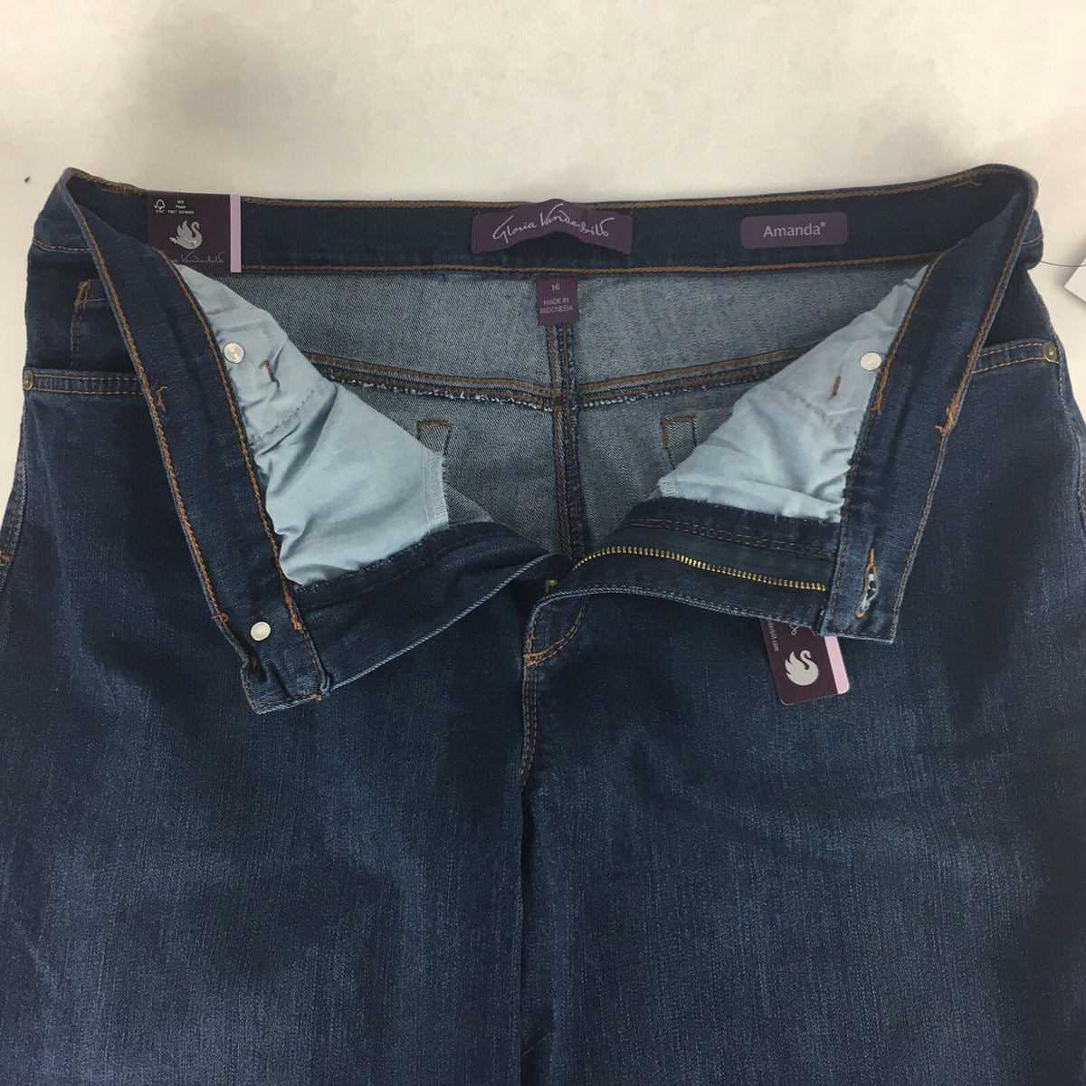 Gloria Vanderbilt Amanda Original Slimming jeans Size 16 average