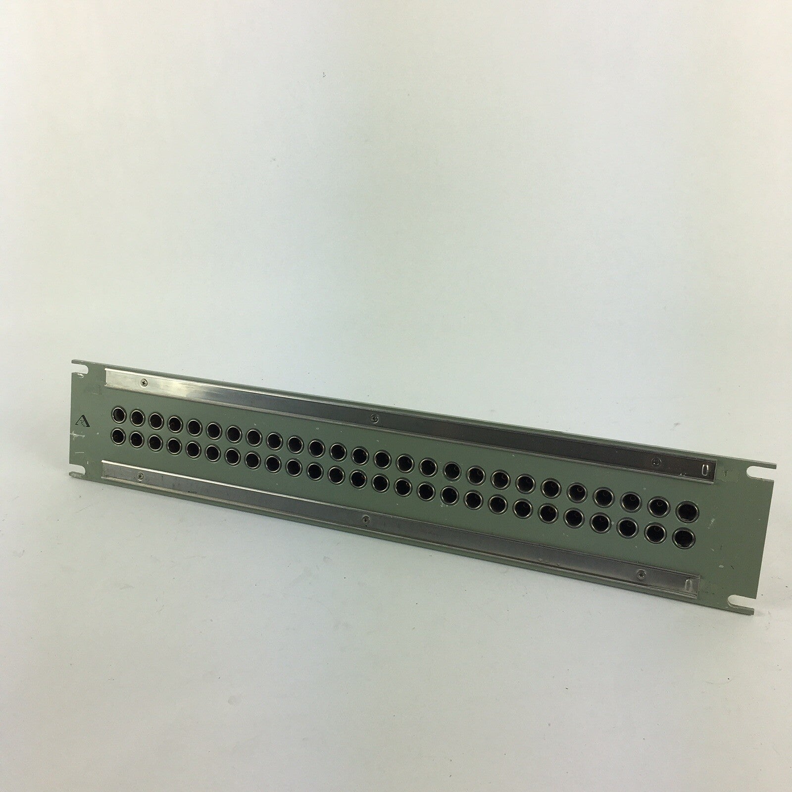 Trompeter Electronics Inc JSI-52 Insulated 52 Position Panel Wide Spacing