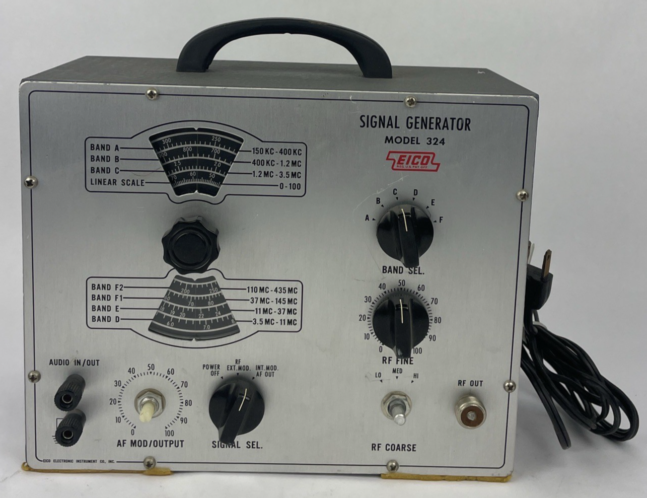 Eico Signal Generator Model 324 - Powers Up & Lights Up , Not Tested