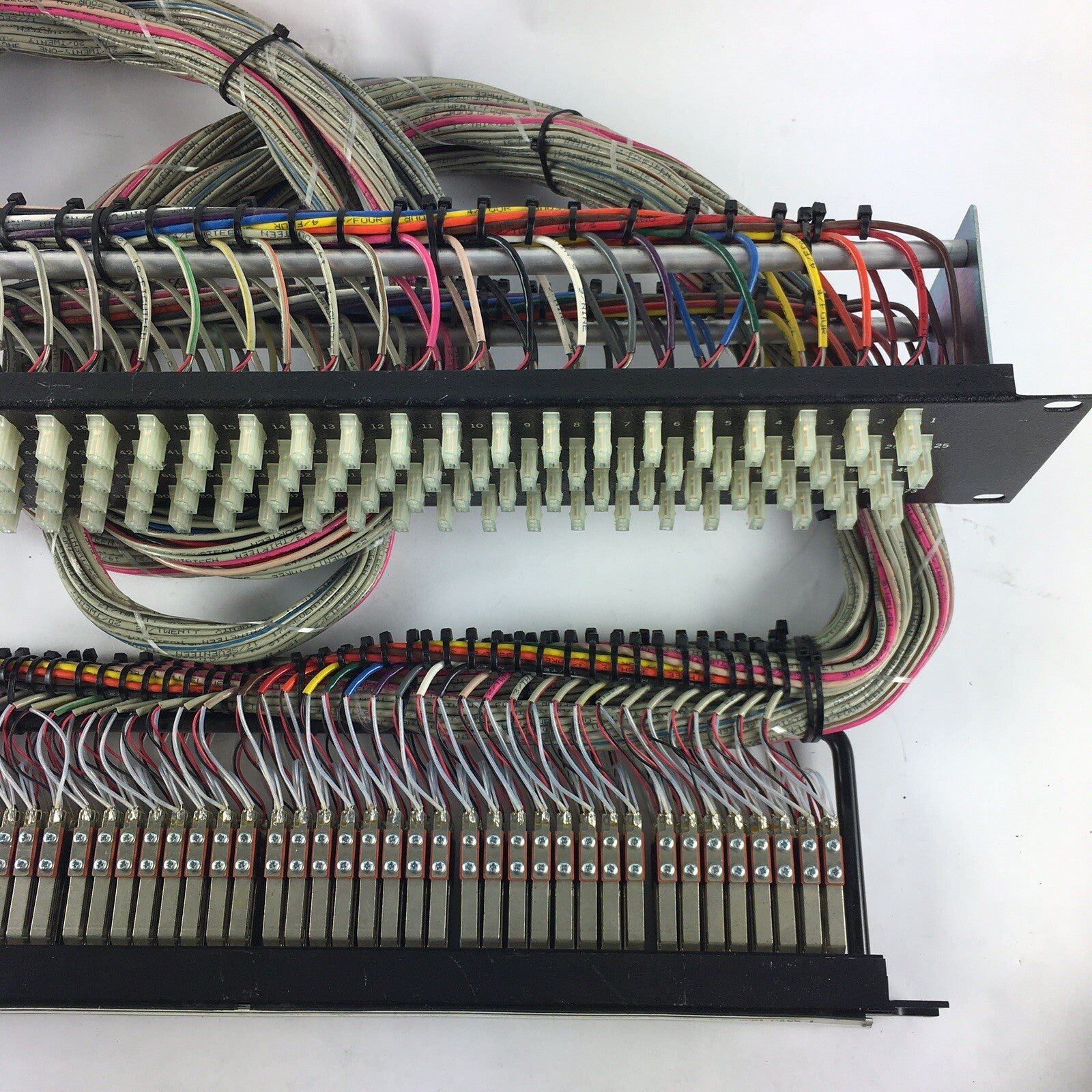 BLACK Rean Neutrik TT Bantam 96 Point Patch Bay Wired e3 panel 96 connectors FN