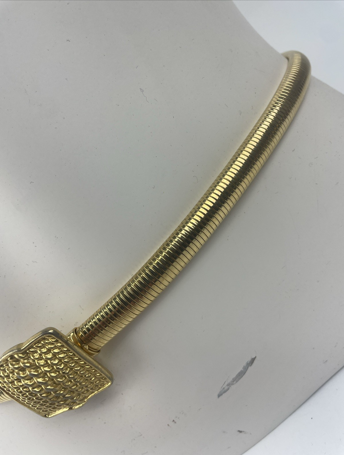 Vintage 1980's Gold Tone Skinny Elastic Stretch Metal Designer Belt Womans