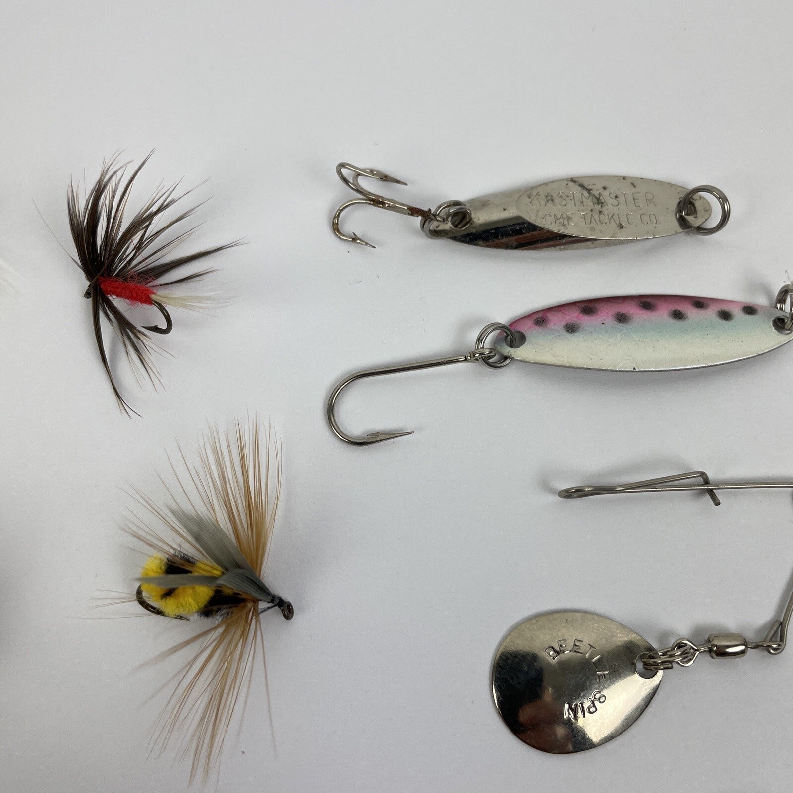 Lot of 19 Vintage Professionally Tied Fishing Flies & Lures Bee Fly Rod Bugs
