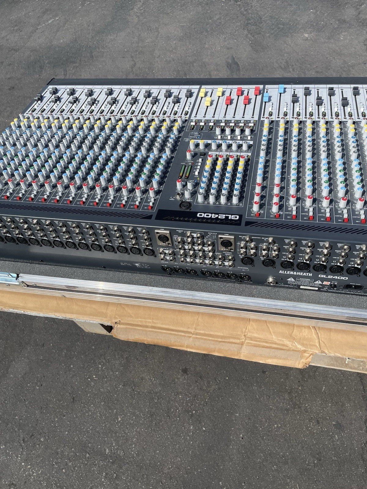 ALLEN & HEATH GL2400-32 Professional Dual Function Audio Mixer In Road case