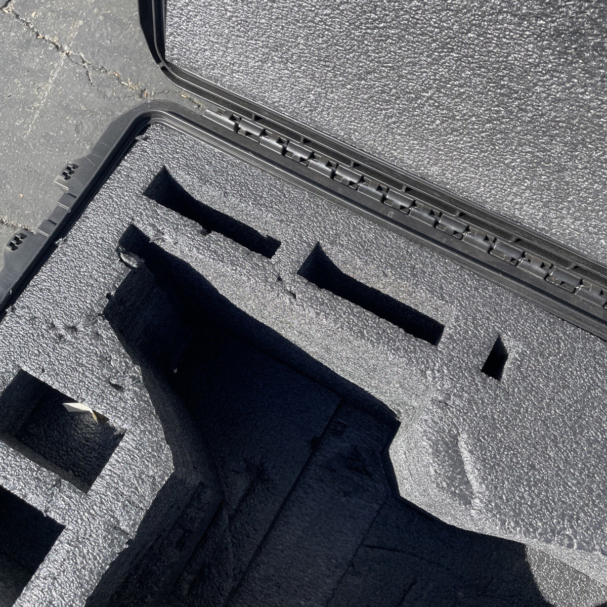 Pelican iM3075 Storm Waterproof Rolling Transport Case Black Retractable Handle