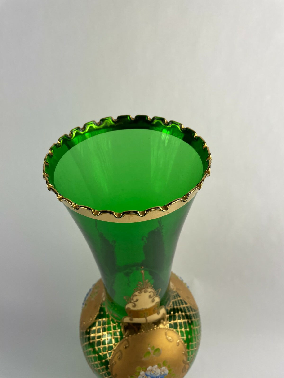 Beautifully Designed Glass Decotrative Home Decor