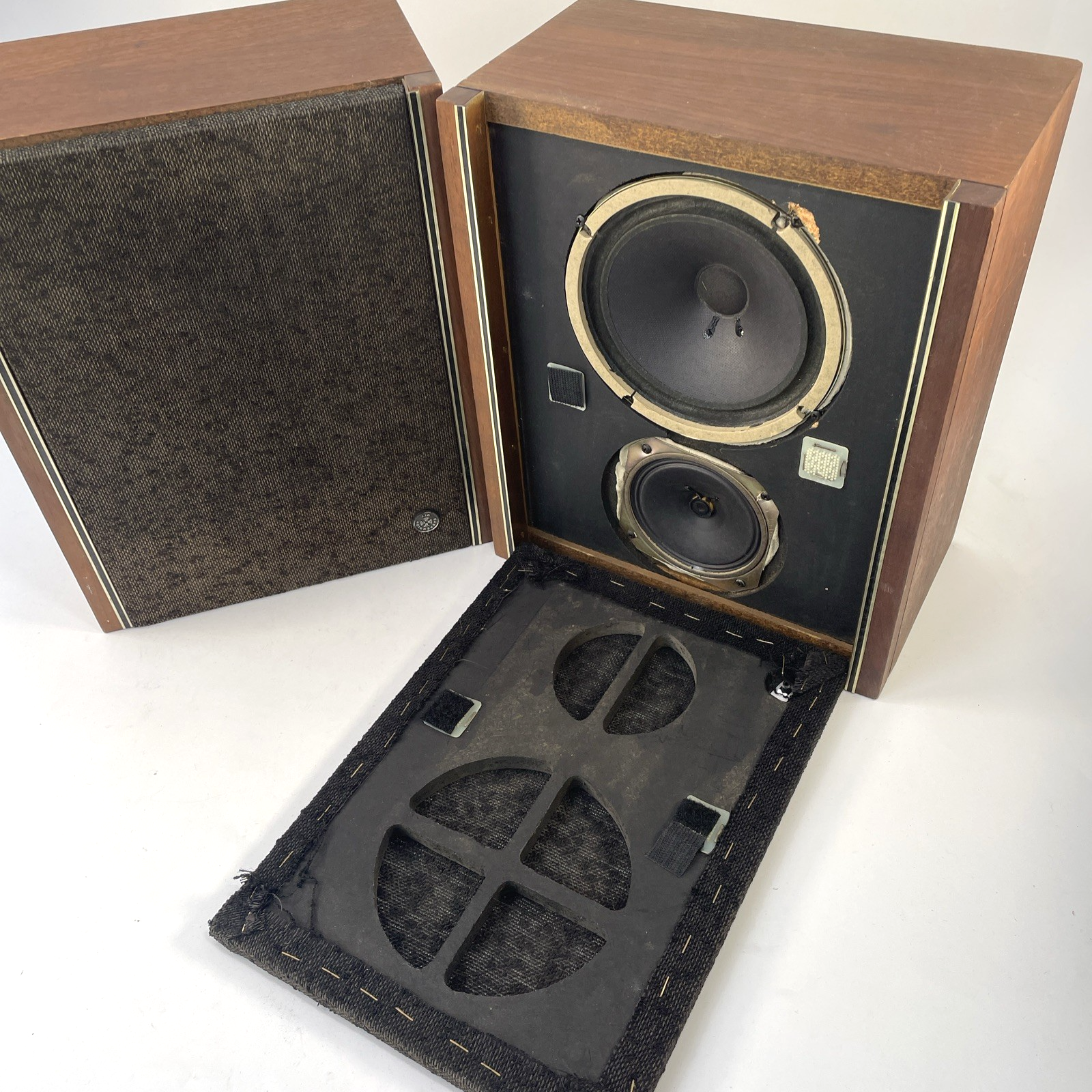 Vintage Juliette Air Suspension Audio System Wood Bookshelf Speakers 13x11x6.5