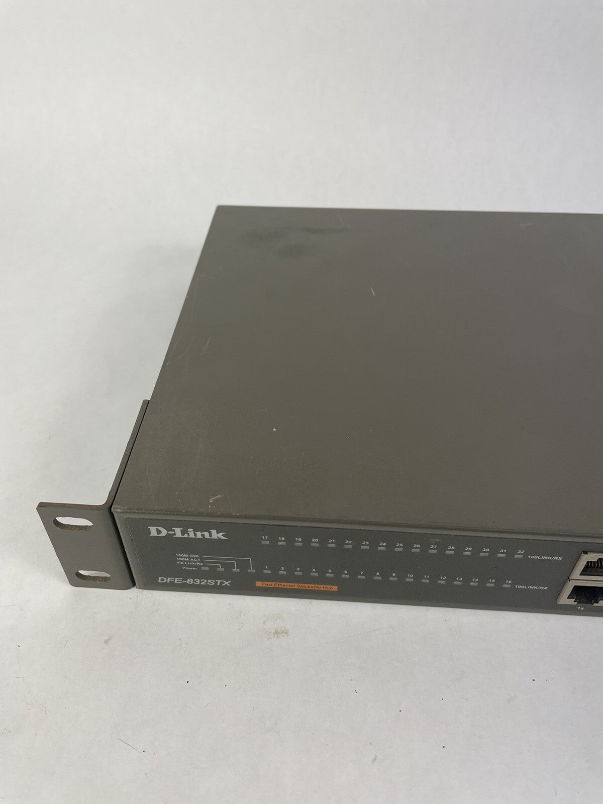 Switch D-Link DFE 832STX 32 port  External HUB 32 Ports 10/100 Dual Speed