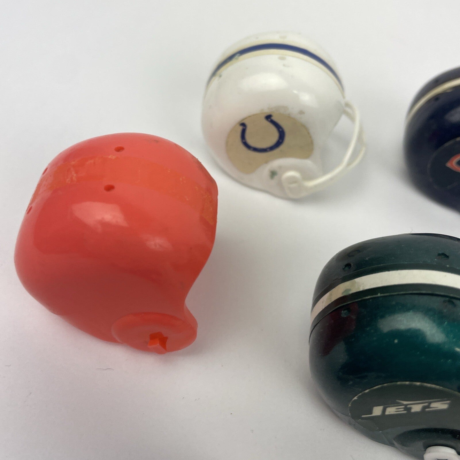 Lot of 14 Vintage 1970s NFL Mini Football Helmets Gumball Vending Machine Bears