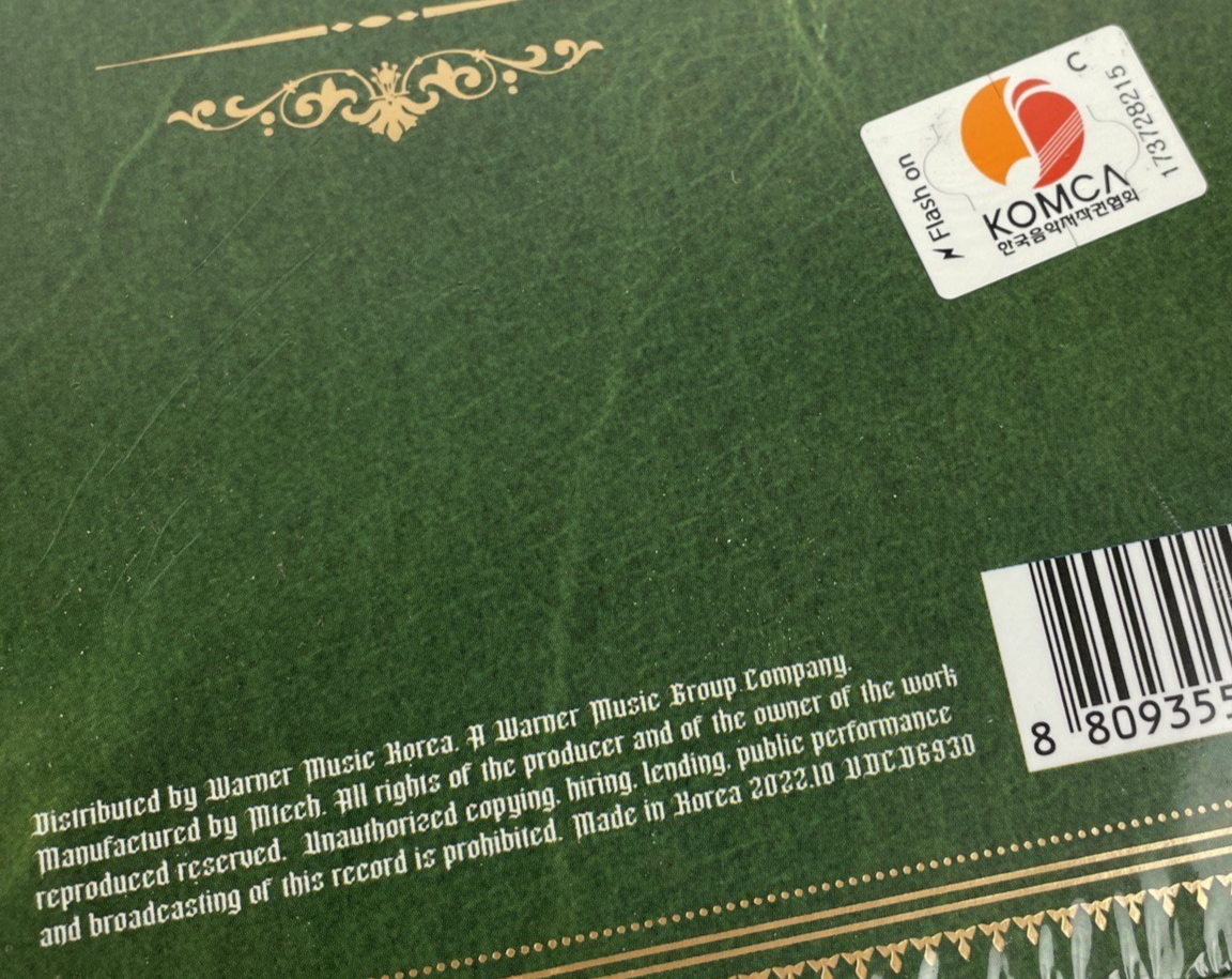 KINGDOM [History Of Kingdom : PartⅤ.Louis] PORTRAIT Ver. CD+Book+Lenticular+Card