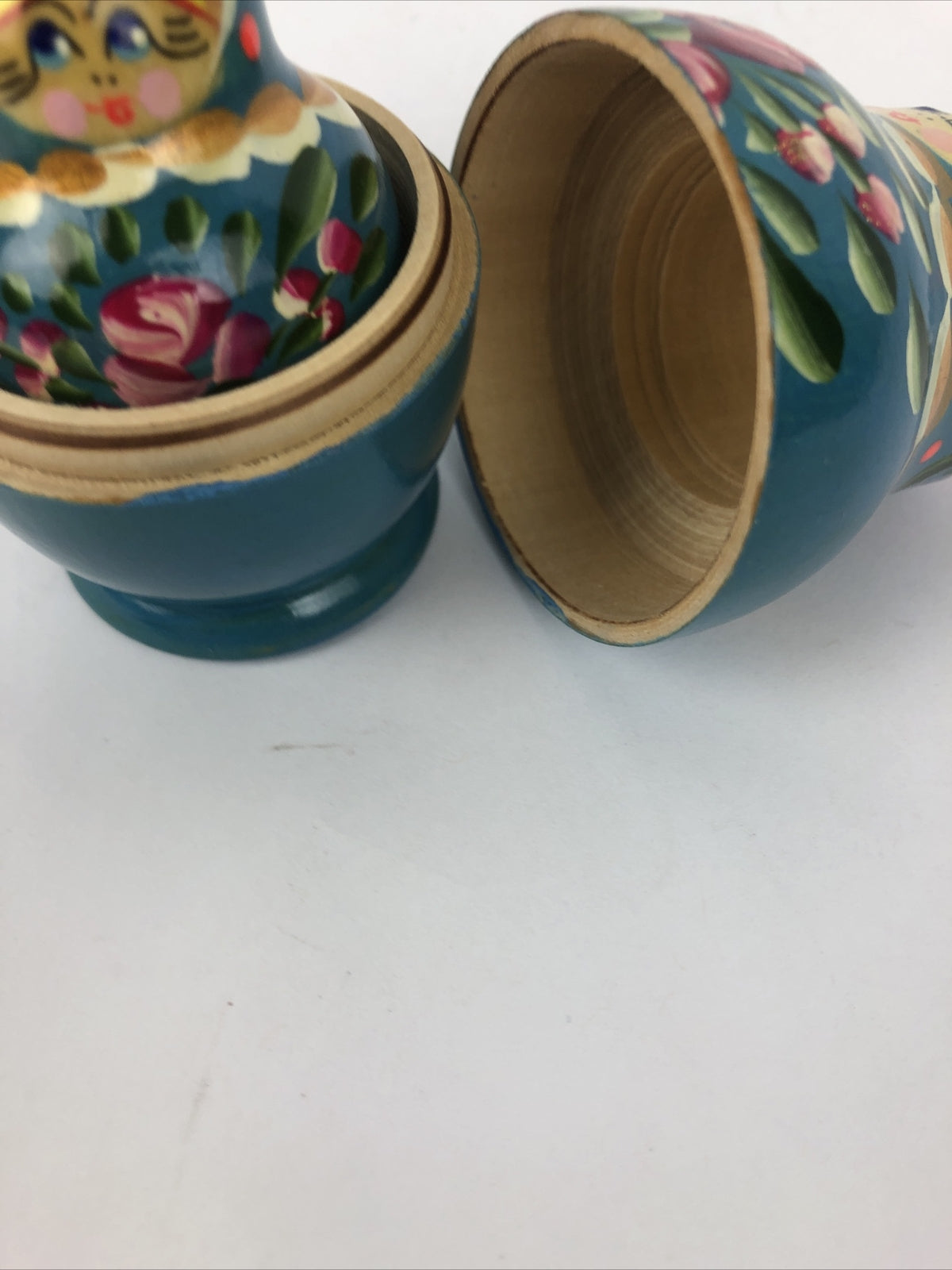 Vintage Beautiful Wood Nesting Dolls - SET OF 5  HAND PAINTED 3.5" DOWN TO MINI