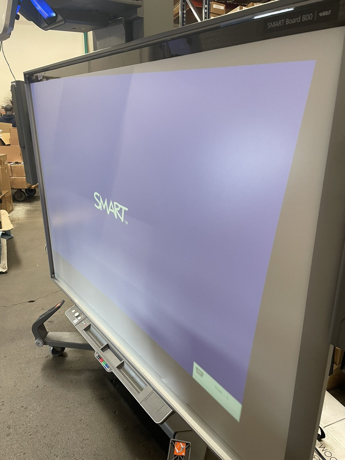 SMARTBOARD 800 DViT  - 77in Interactive Whiteboard FSUX Mobile Stand SBA-L audio