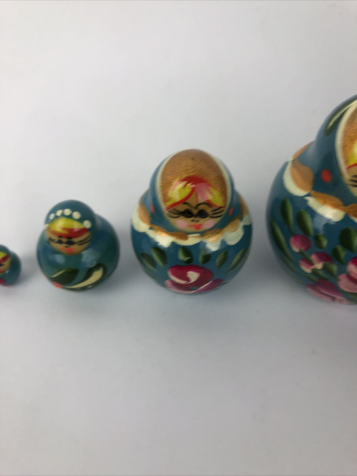 Vintage Beautiful Wood Nesting Dolls - SET OF 5  HAND PAINTED 3.5" DOWN TO MINI