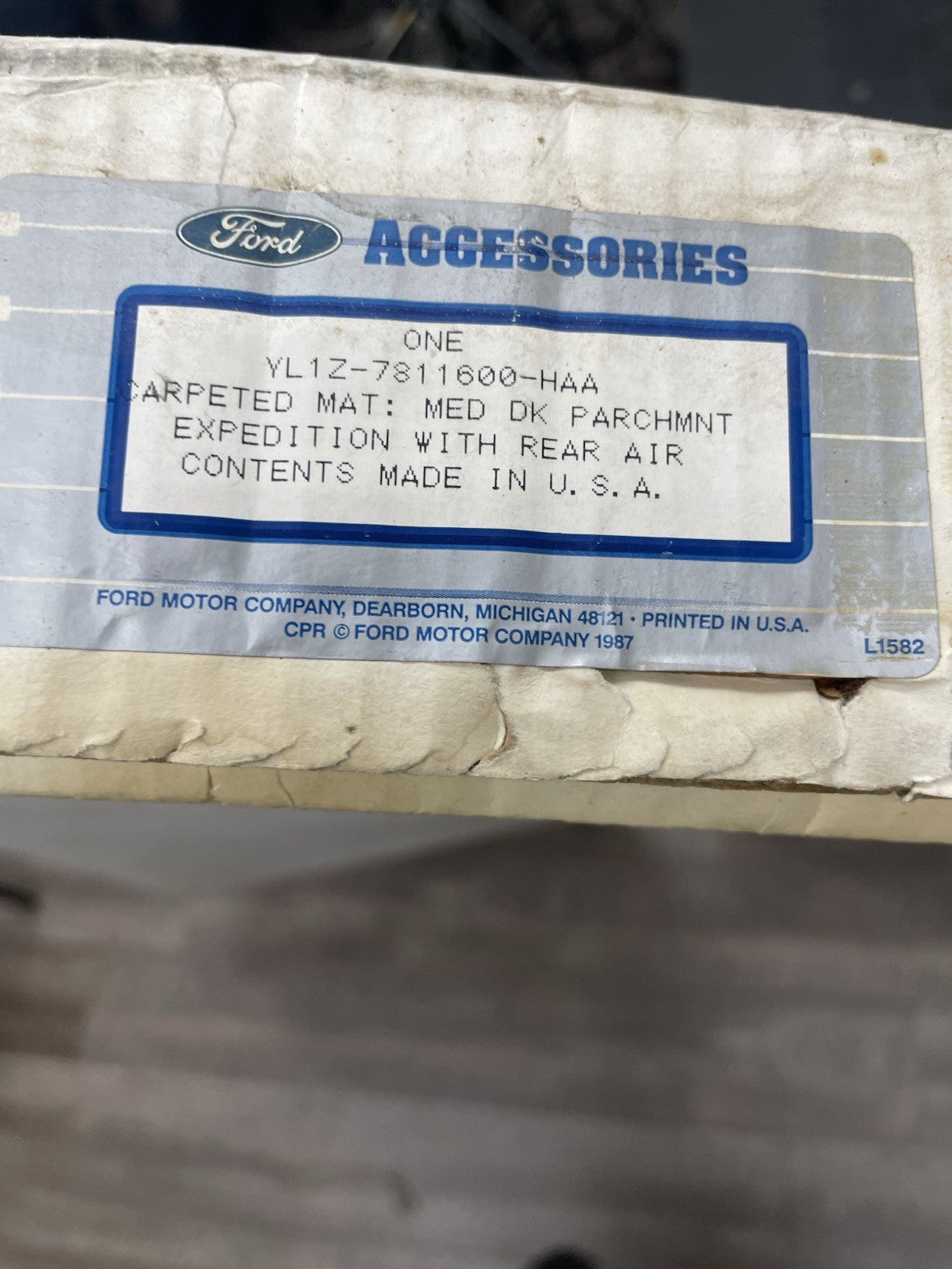 Ford Expedition tan cargo liner NOS 2000-2002