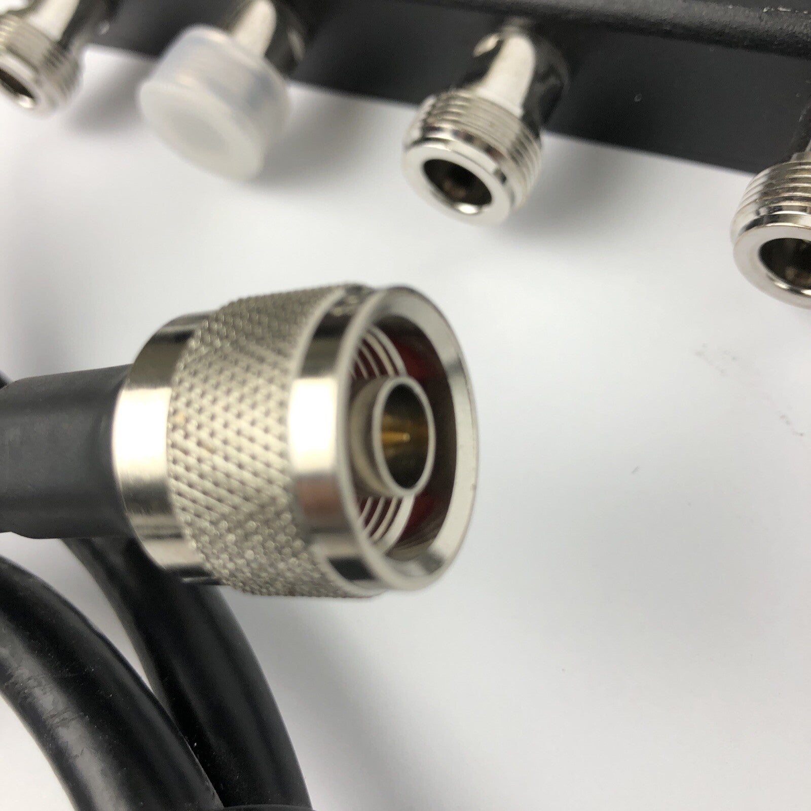 CellAntenna CAP410-725 4-Way 50 Ohm Splitter, 700-2500 Mhz w N-Female Connectors