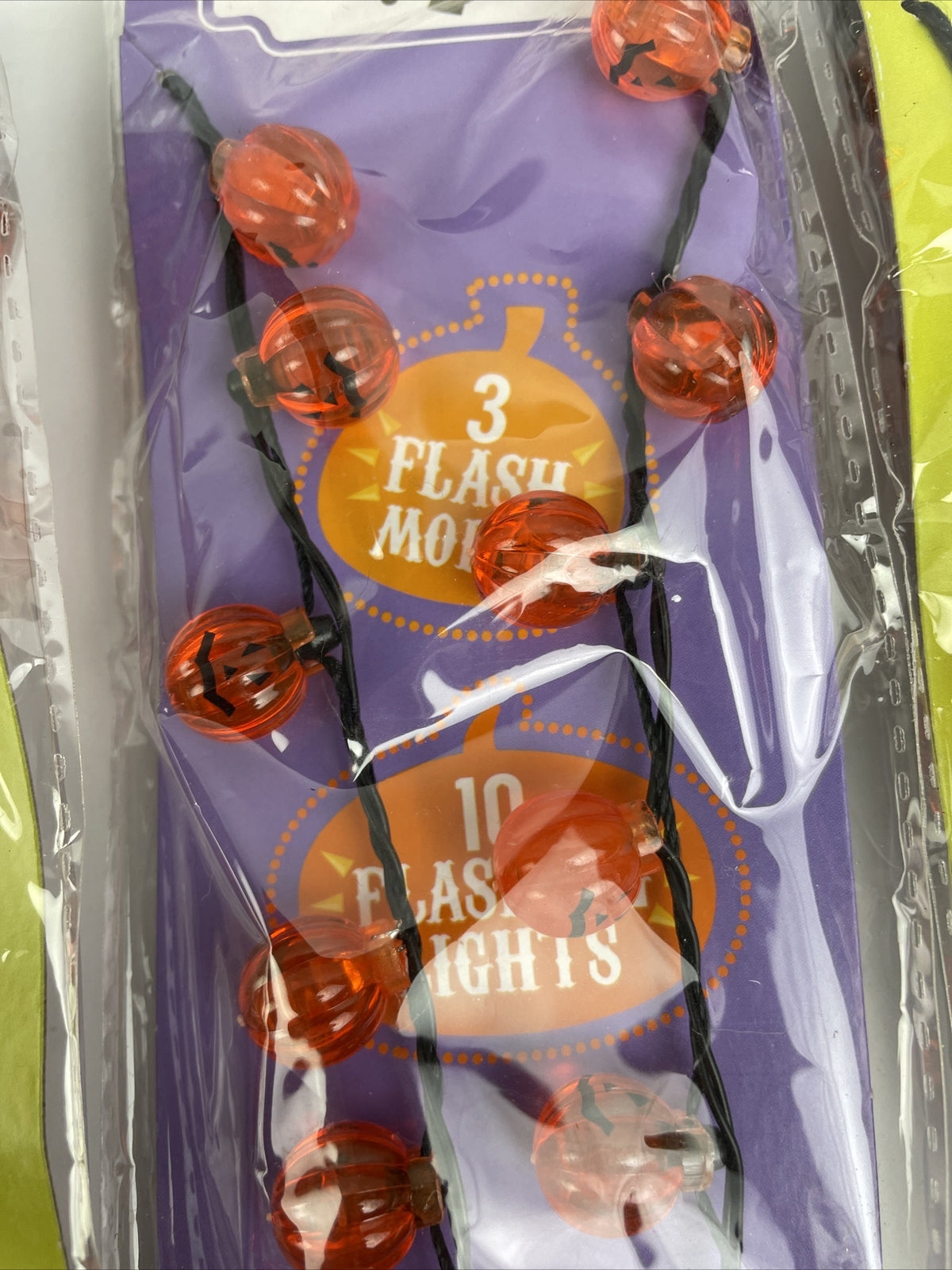 17 x Spooky Lites Flashing Halloween Necklaces, Pumpkin Lights, 3 Light up Modes