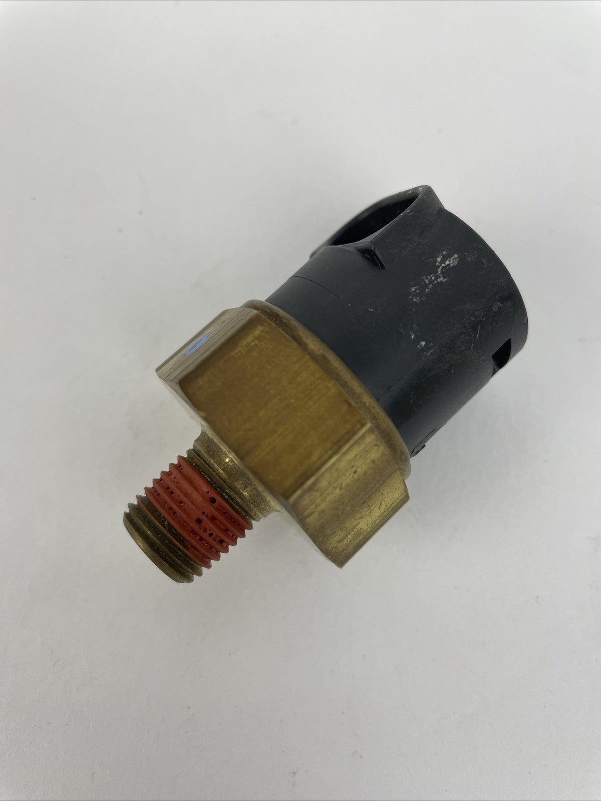 23532797 O/F Genuine Detroit Diesel Corporation Oil Pressure Sensor