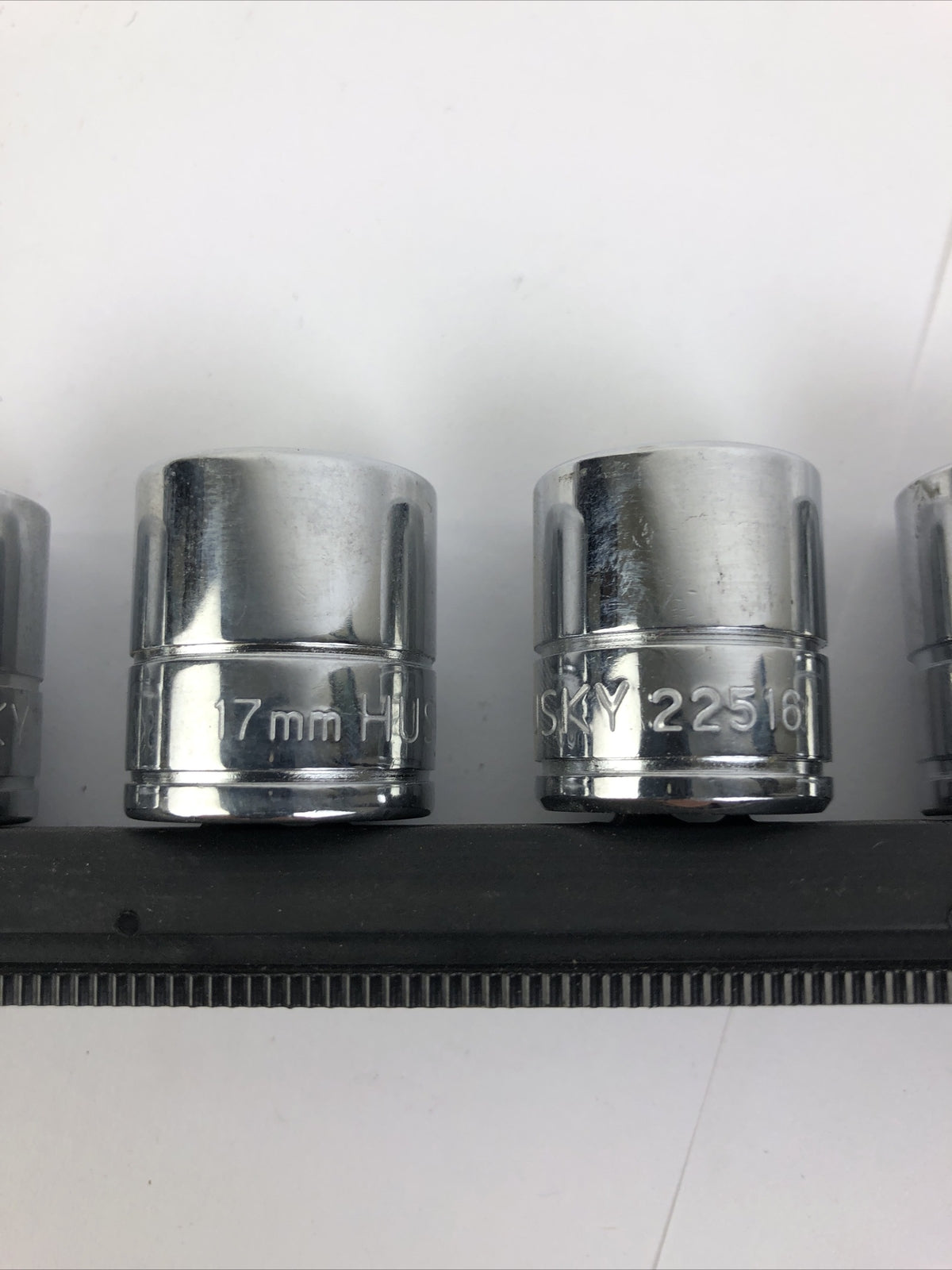 Husky 10 piece metric 3/8 drive 6 point socket set 10mm to 19mm mint condition
