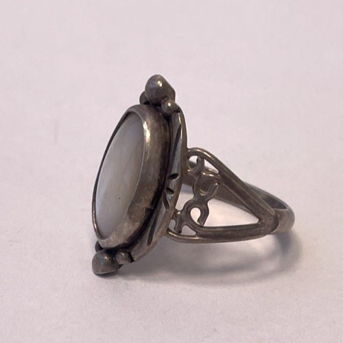 Vintage Navajo Native American Mother of Pearl 925 Sterling Silver Ring Size 5.5