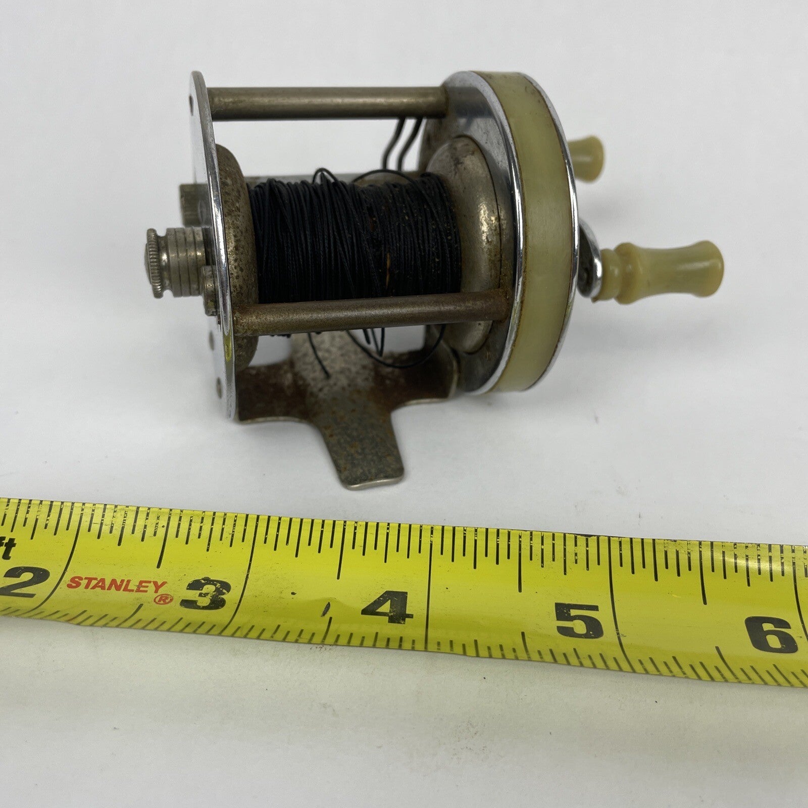 Sportsman Conventional Miniature Mini Bait Casting Level Wind Fishing Reel VNTG
