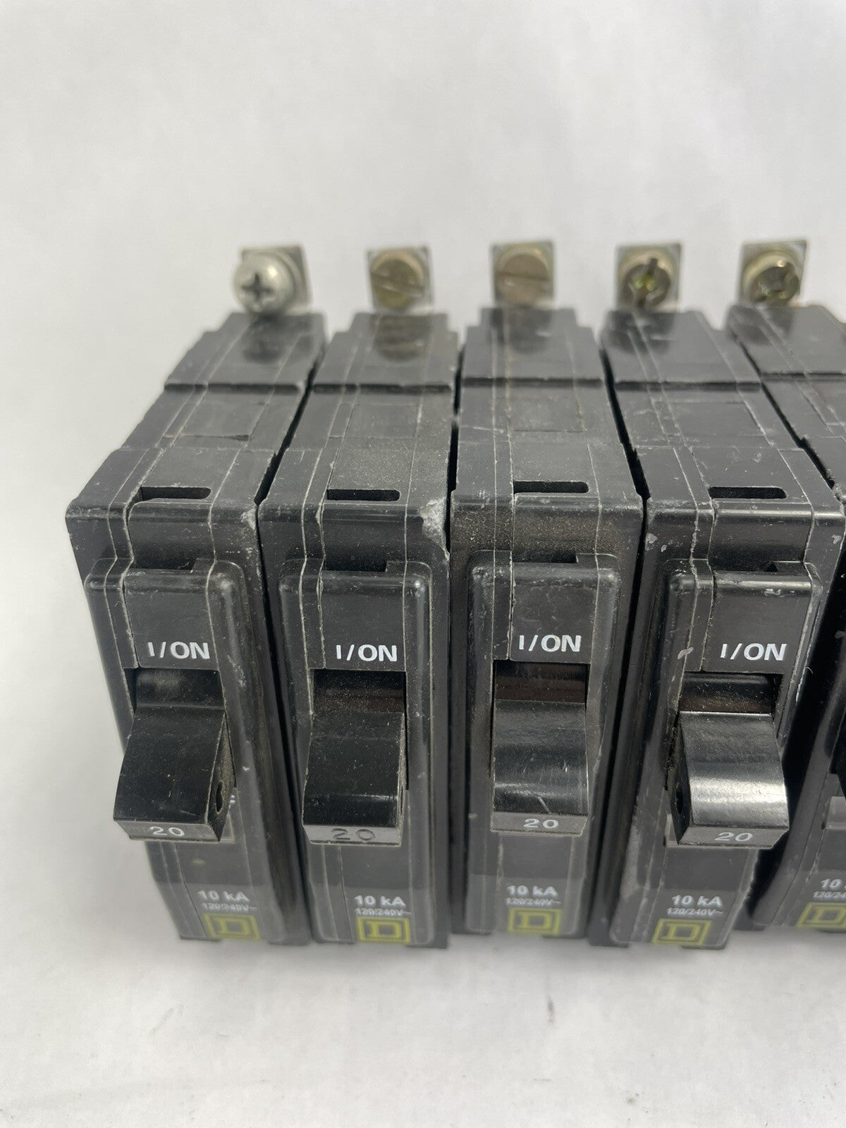 LOT  OF 8: Square D QOB120 1P 20A 10kA 120/240V L-2349 Circuit Breaker