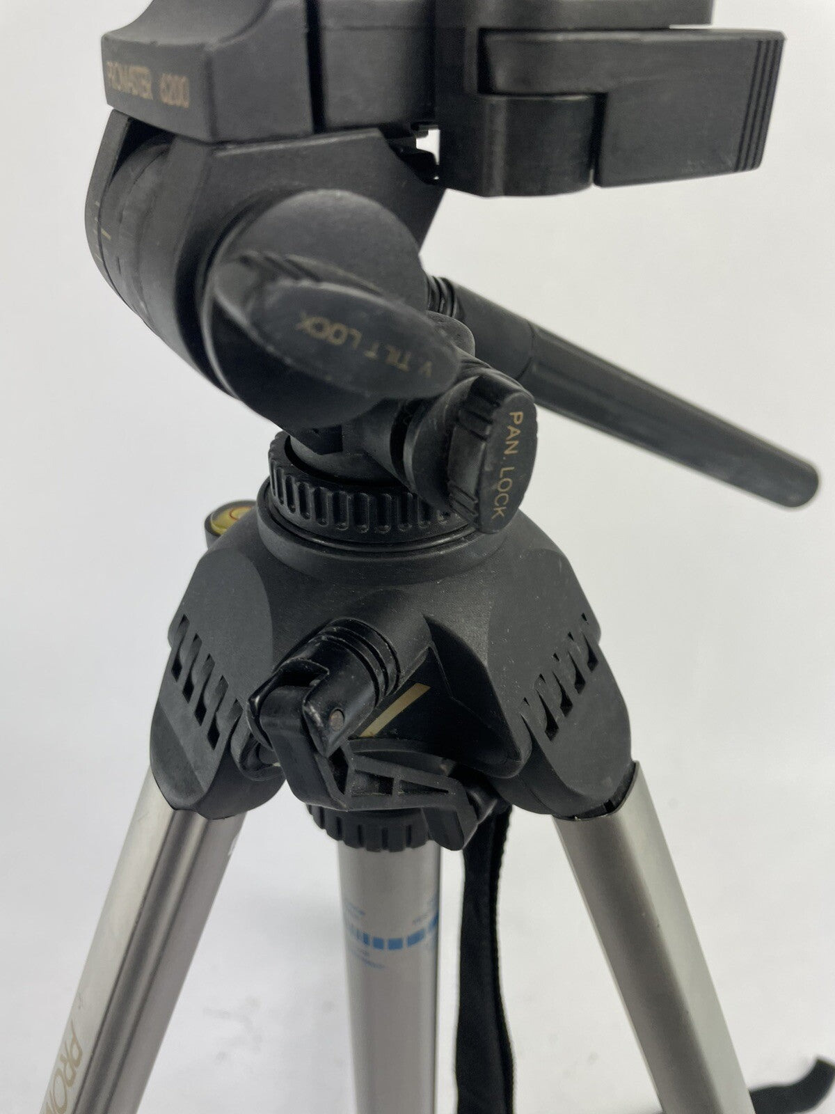Promaster 6200 Photo/Video Tripod (PR03264) *Pre-Owned* Free Shipping