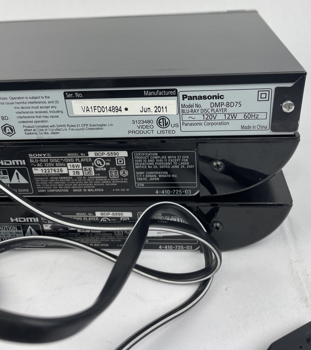Lot of 3 x Blu-Ray DVD Player - 1 x Panasonic BDP-BD75 - 2 x Sony BDP-S570