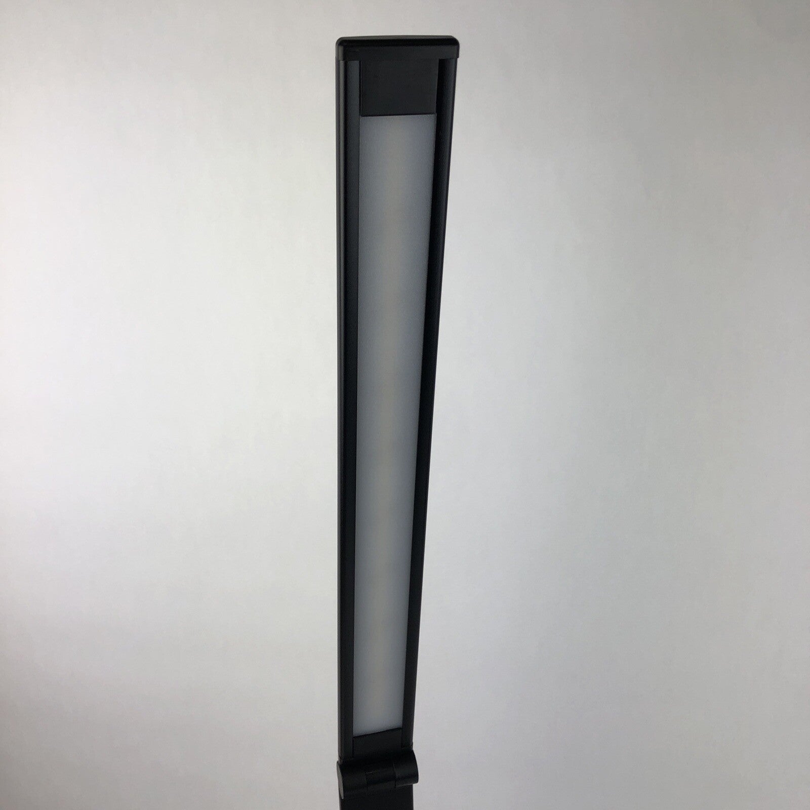 LED Desk Lamp w Wireless Charger USB Charging Port Table Lamp w Color Switch
