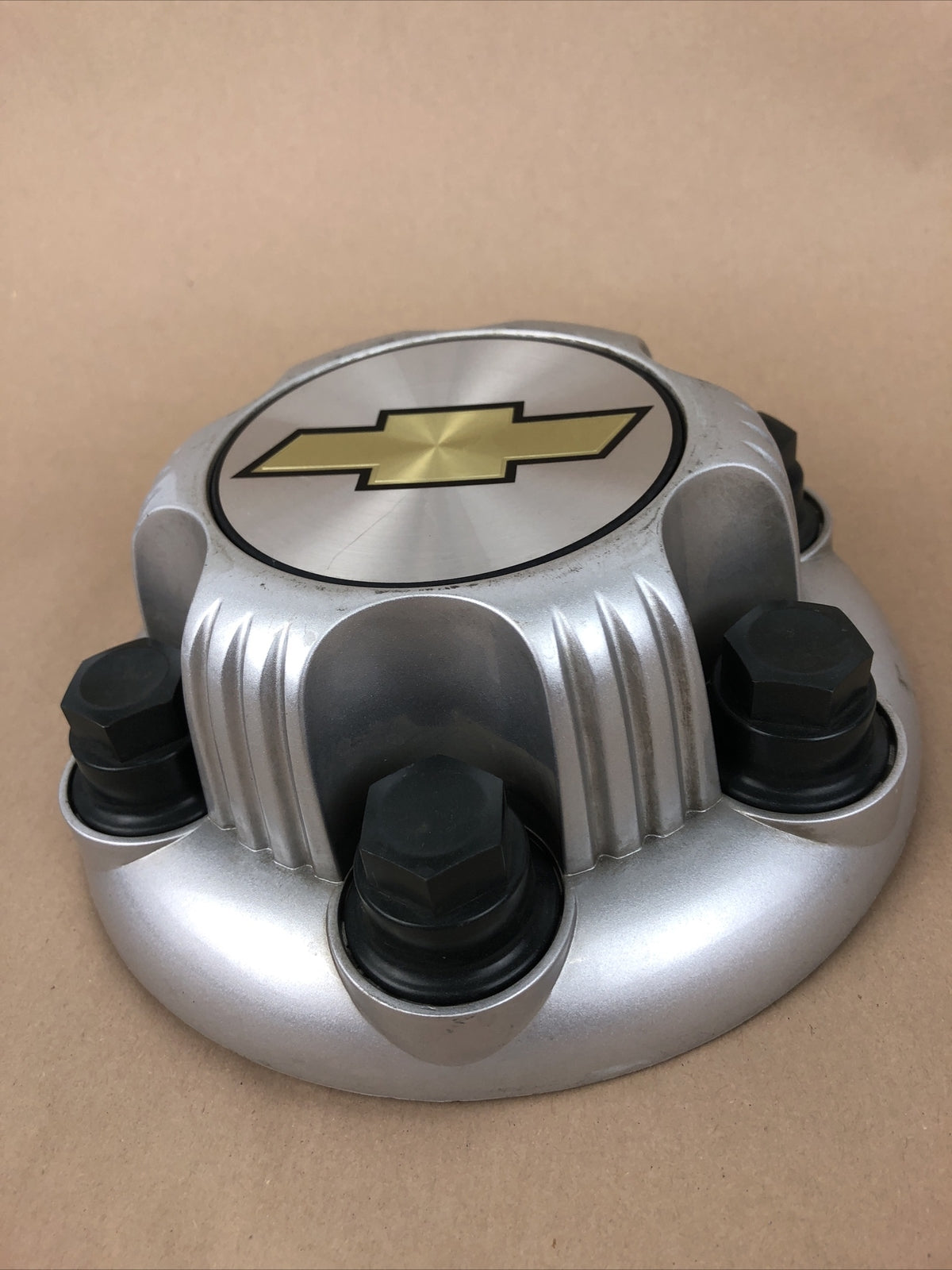 Chevrolet 5198A gray wheel center cap Silverado Suburban
