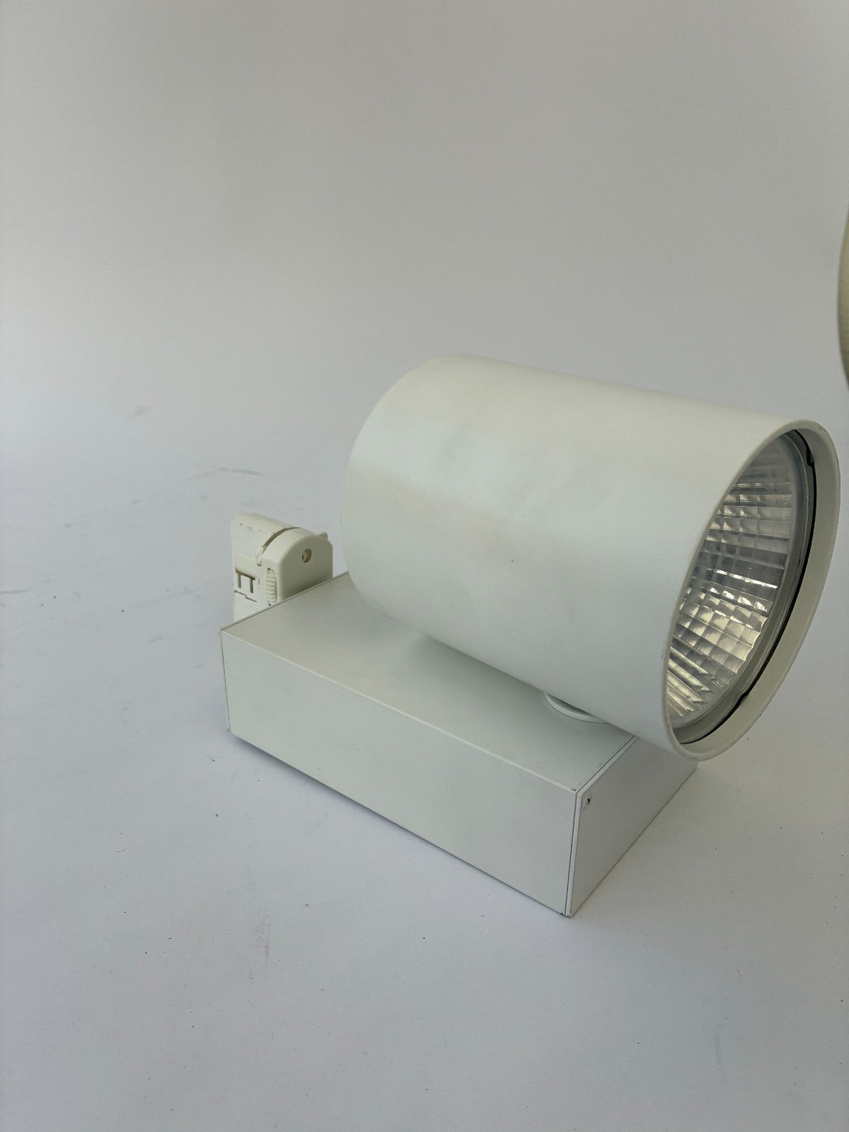 Quattrobi KR103 LED Track Light 26W 3000K CRI80 White Made in Italy Commercial