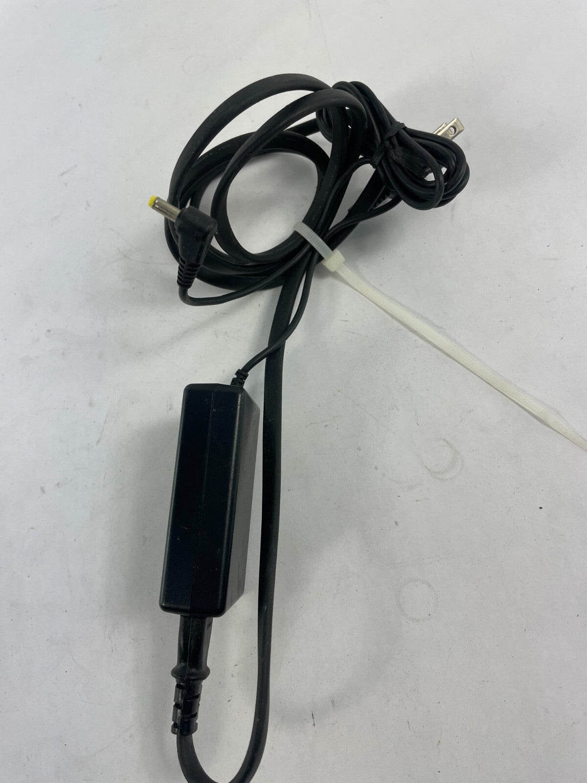 Geniune Sony PSP-100 Output 5V 2A Power Supply Adapter B01