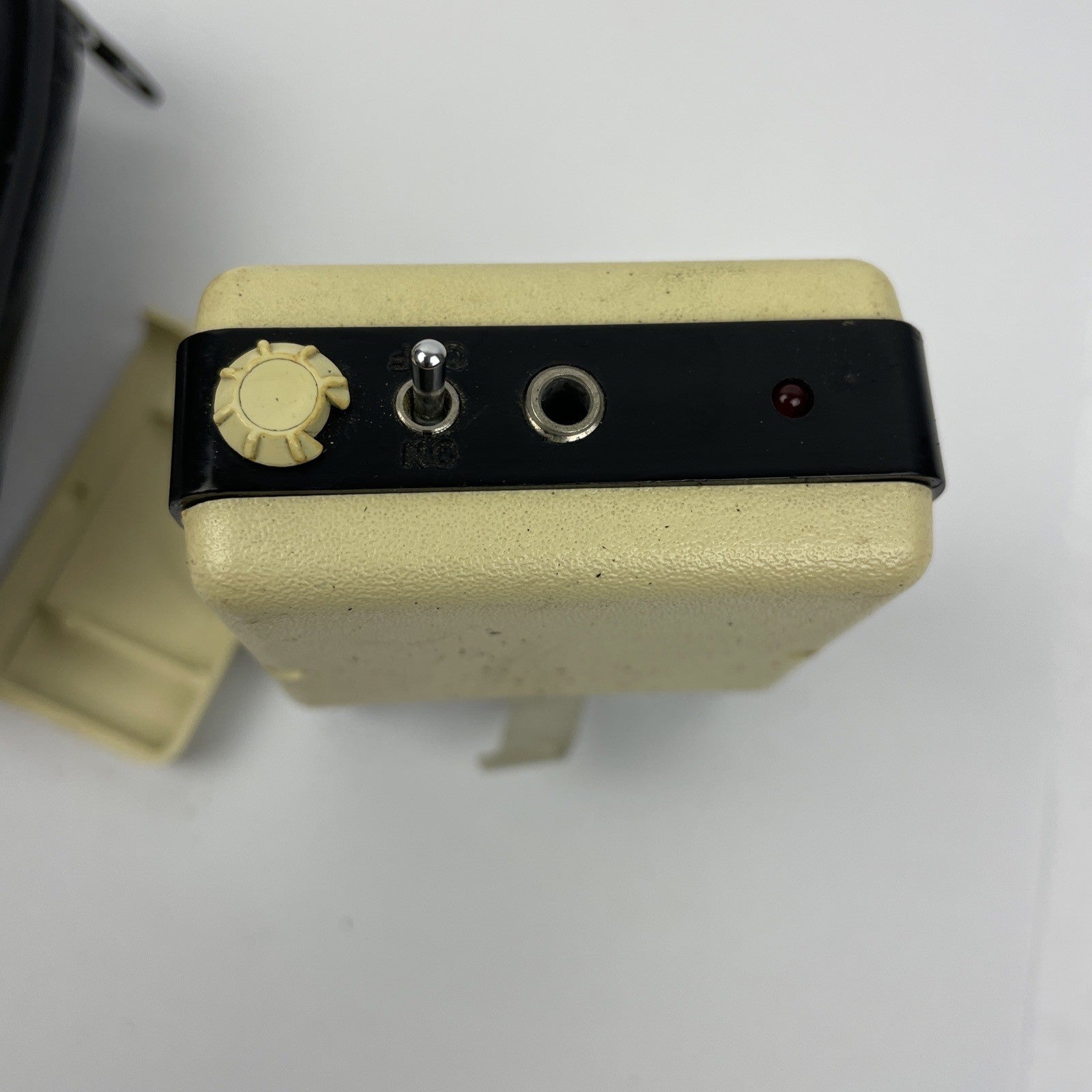 ComTek Companion PR-72B Personal Wireless Receiver with Clip Case
