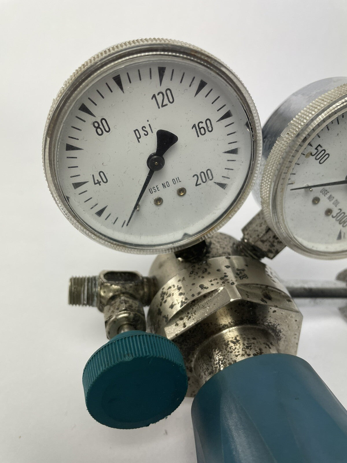 AIRGAS 4122301 TWO STAGE GAS REGULATOR GAUGE 100 / 3000 PSI 4122301-000