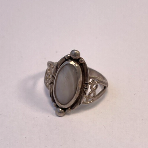 Vintage Navajo Native American Mother of Pearl 925 Sterling Silver Ring Size 6