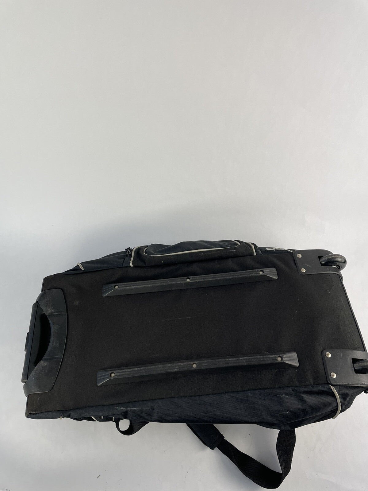 OGIO SLED TRAVEL BAG.  BLACK 28 inch ROLLING CART TRAVEL BAG.  